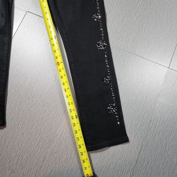 DG2 Women's Size 8 Classic Stretch Black Jeans Studded PRE OWNED - Picture 12 of 13